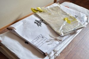 「一点ずつ丁寧に着物を査定」